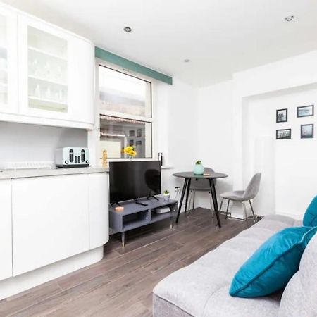 Relaxing Oasis Apartment By The Sea - Double And Sofa Bed ブライトン エクステリア 写真